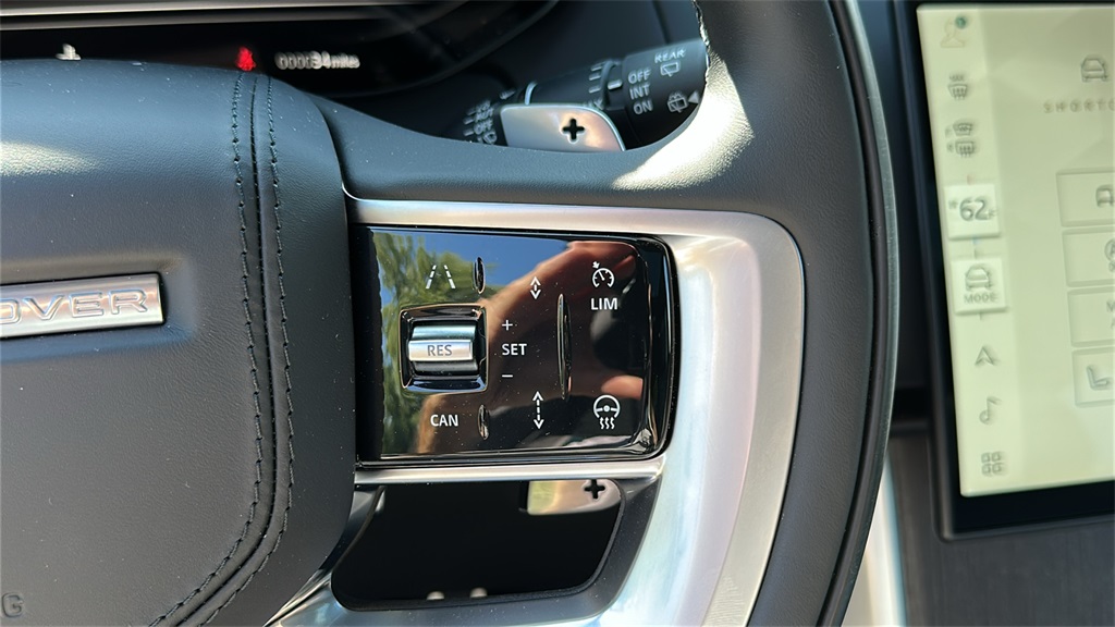 2025 Land Rover Range Rover SE photo 13