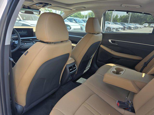 2025 Hyundai Sonata Hybrid Limited photo 11