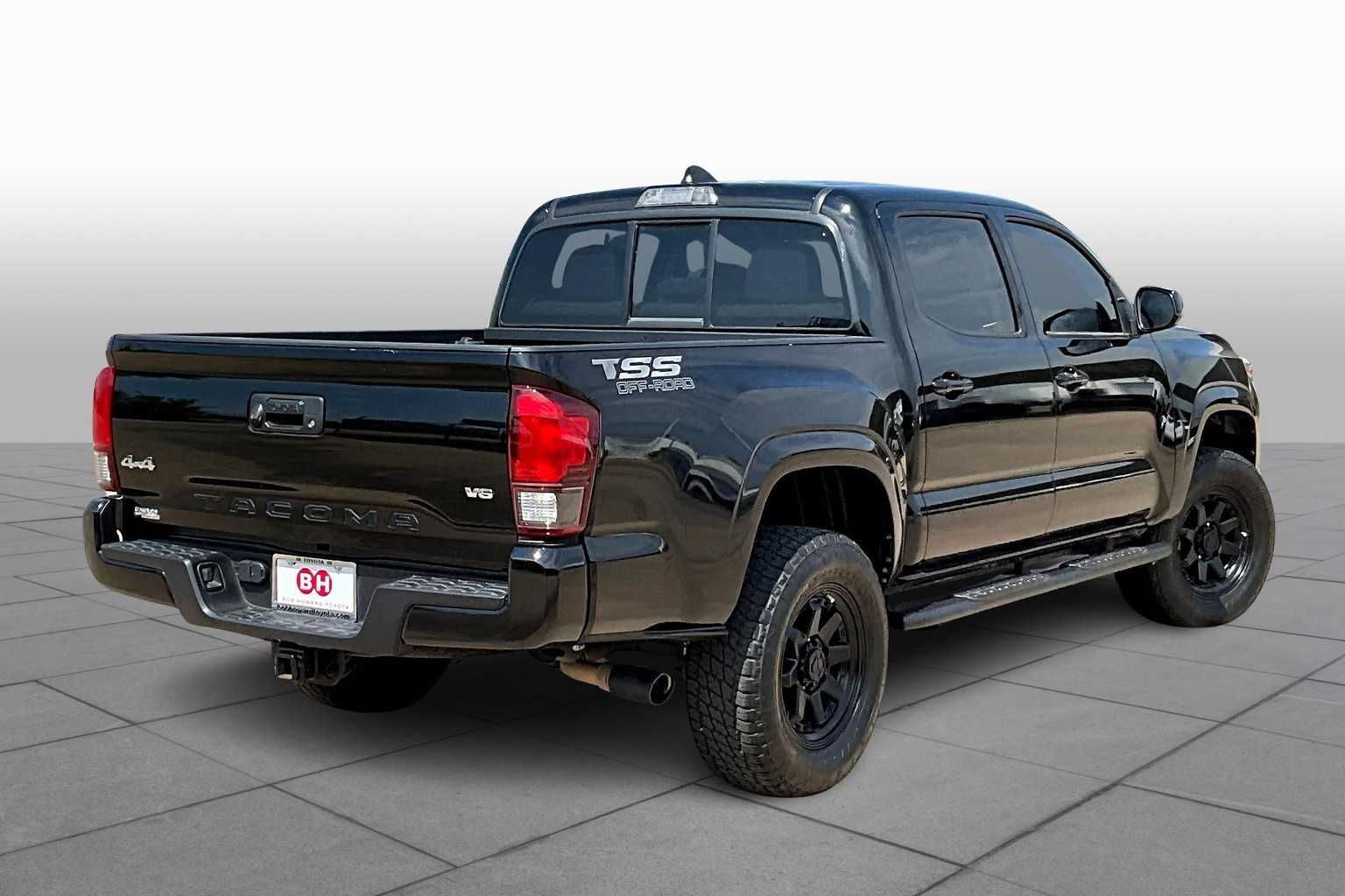 2023 Toyota Tacoma SR photo 11