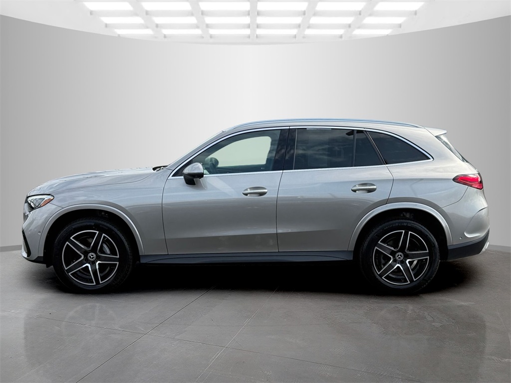 2023 Mercedes Benz GLC 300 4MATIC photo 3