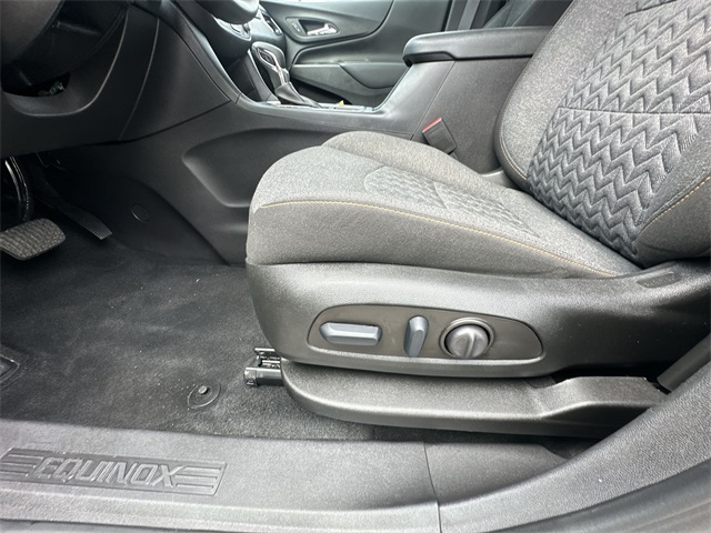 2023 Chevrolet Equinox LT photo 12