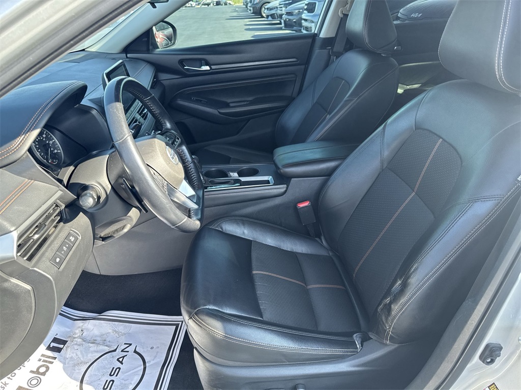 2020 Nissan Altima 2.5 SR photo 17