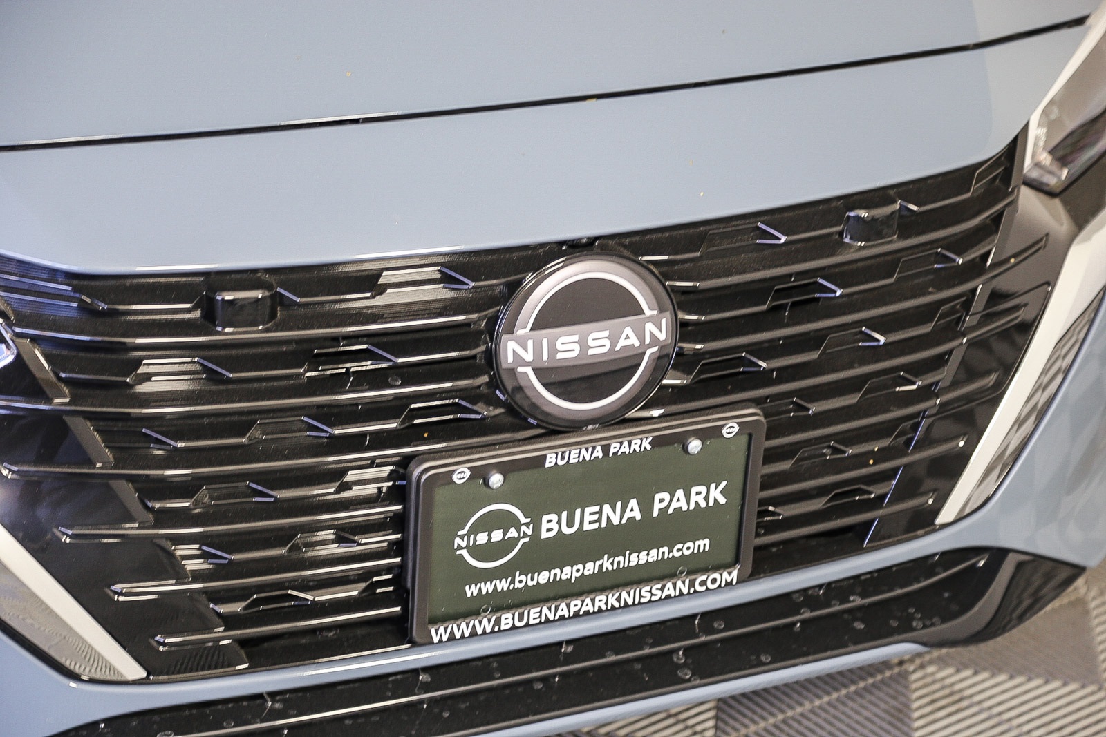 2025 Nissan Sentra SV photo 3