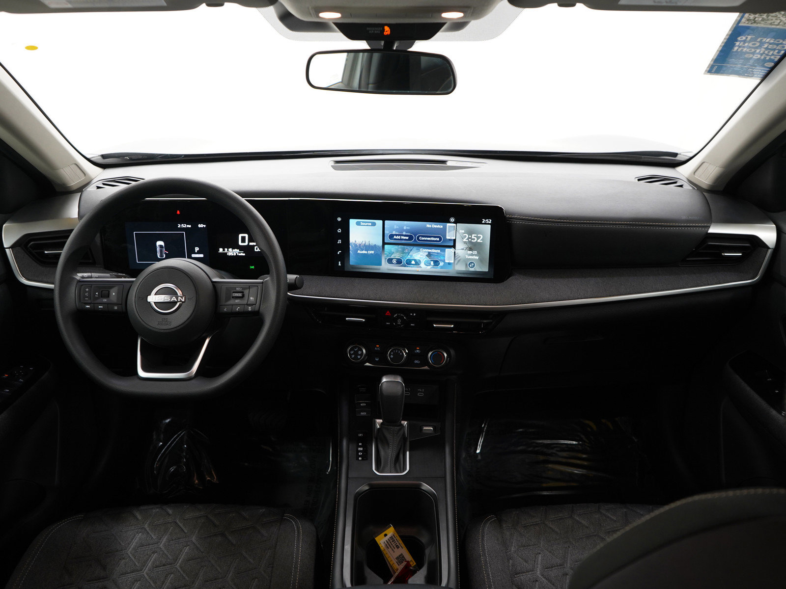 2025 Nissan Kicks SV photo 7
