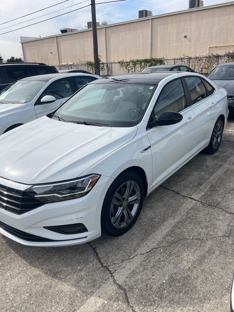 2021 Volkswagen Jetta R-Line photo 2