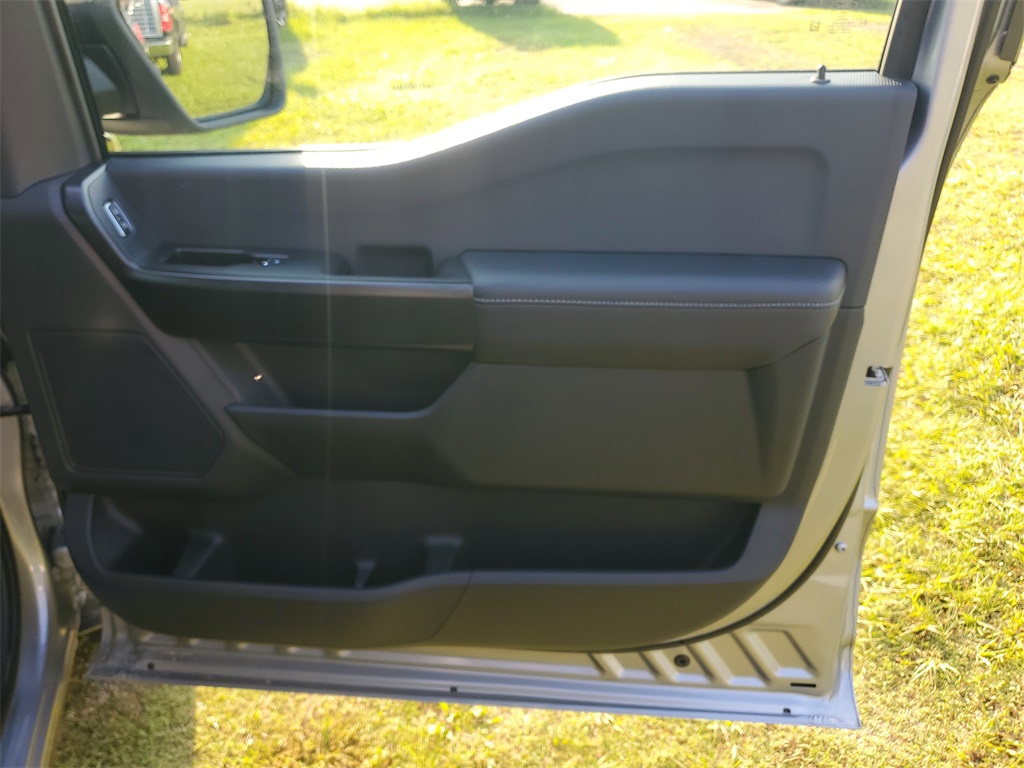 2025 Ford F-150 STX photo 29