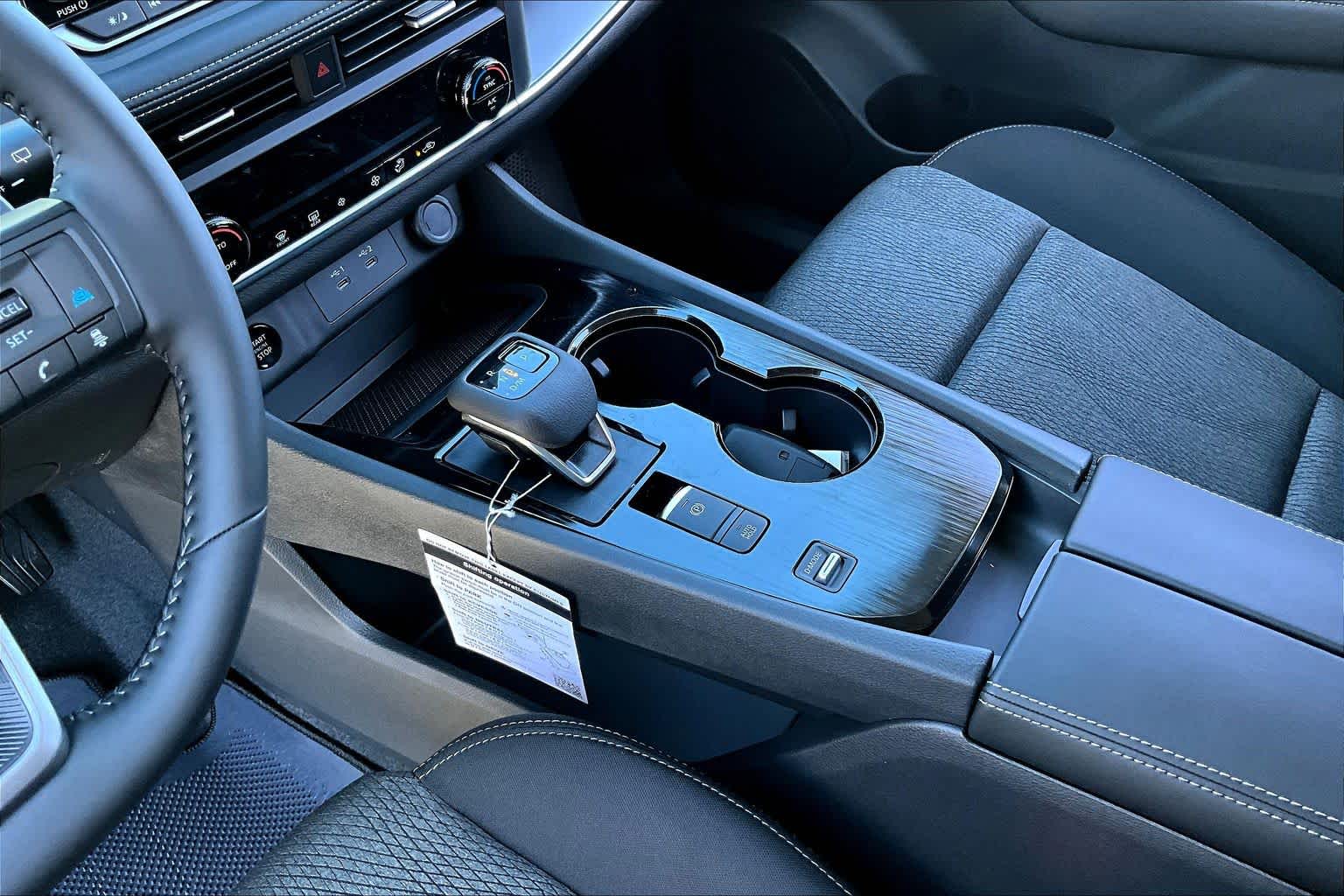 2026 Nissan Rogue SV photo 4