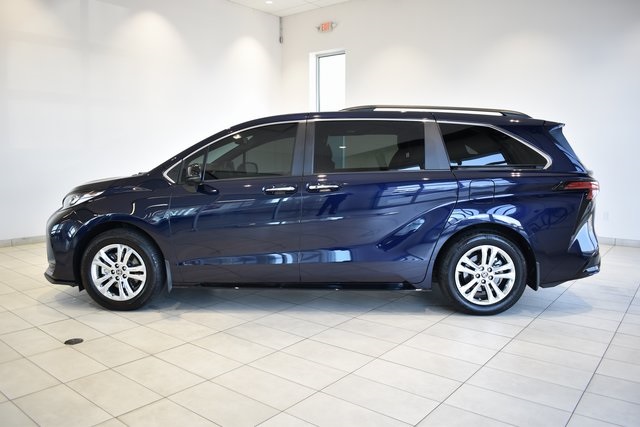 2023 Toyota Sienna XSE photo 5