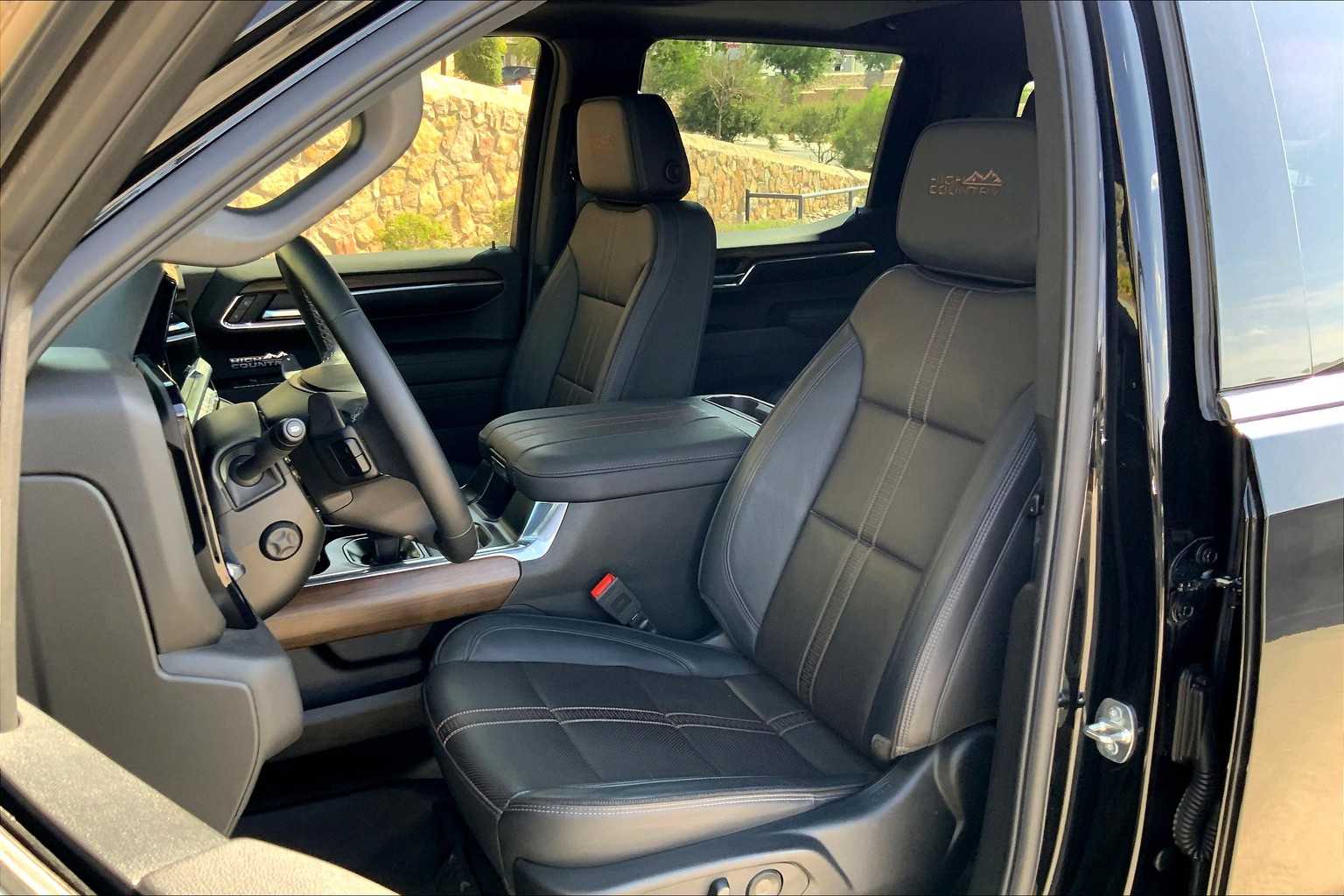 2024 Chevrolet Silverado 1500 High Country photo 9