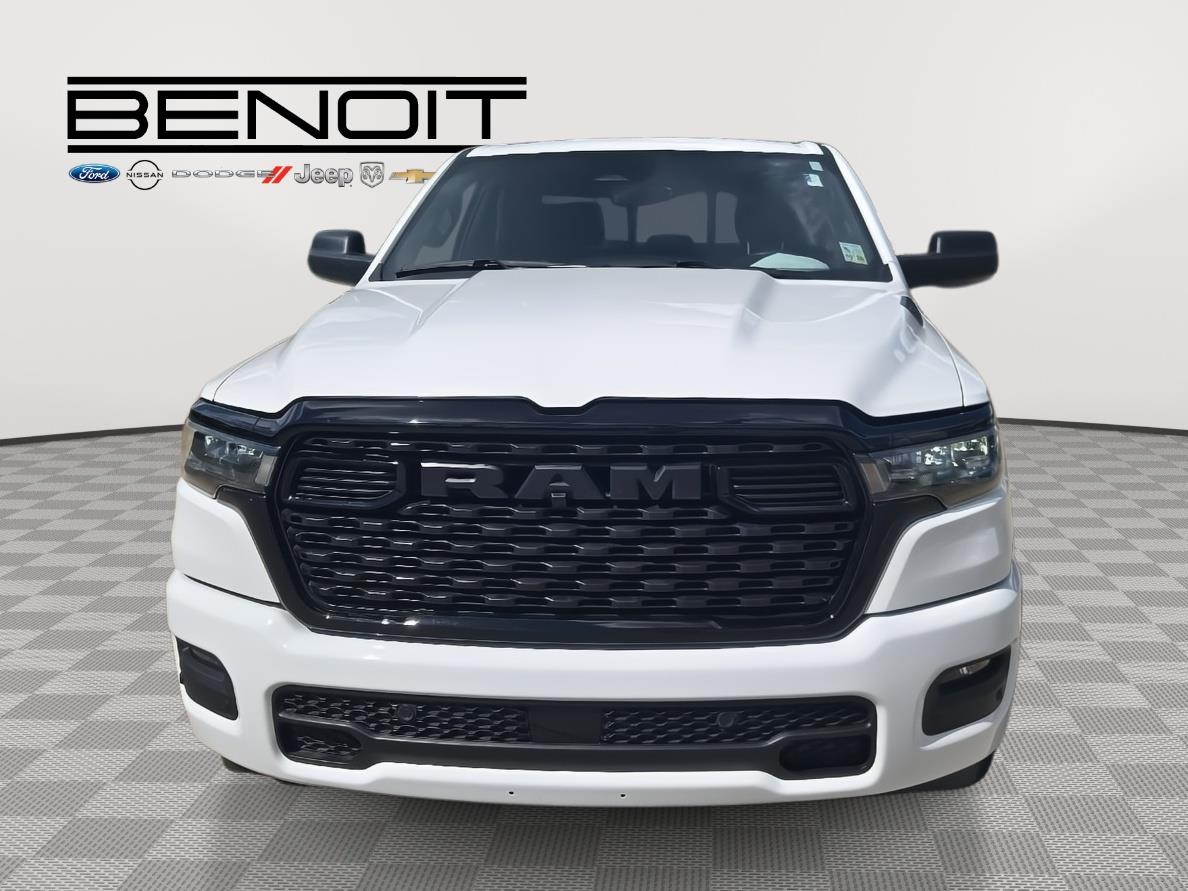 2025 Ram 1500 Tradesman photo 2