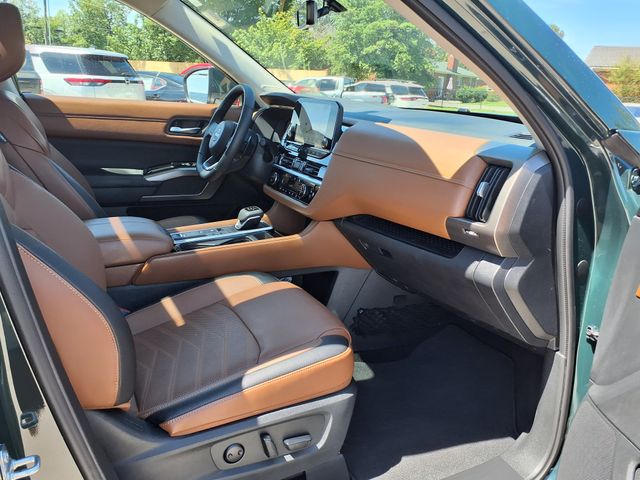 2024 Nissan Pathfinder Platinum photo 19