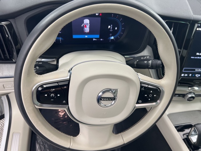 2024 Volvo XC60 B5 Plus photo 22