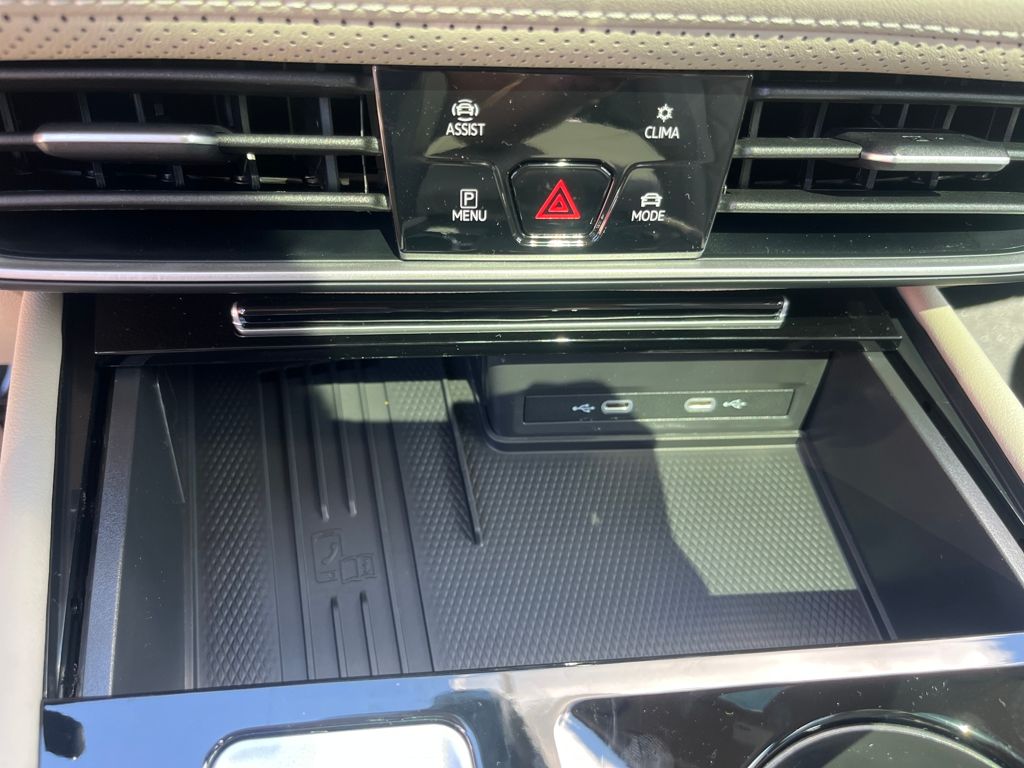 2026 Volkswagen Atlas SEL Premium R-Line photo 14