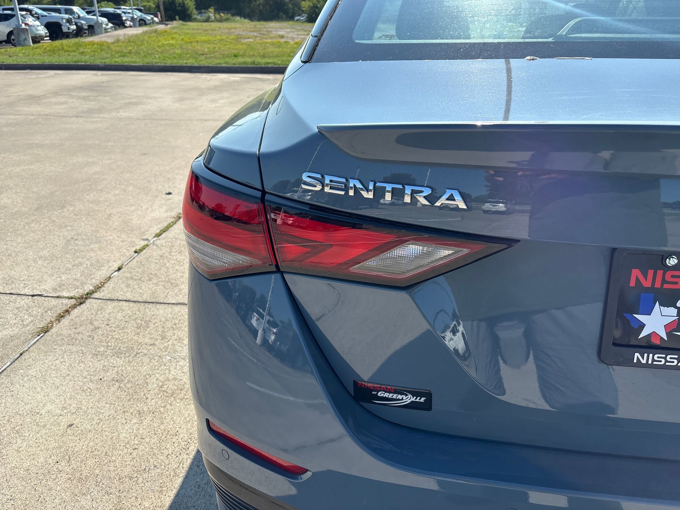 2025 Nissan Sentra SR photo 13