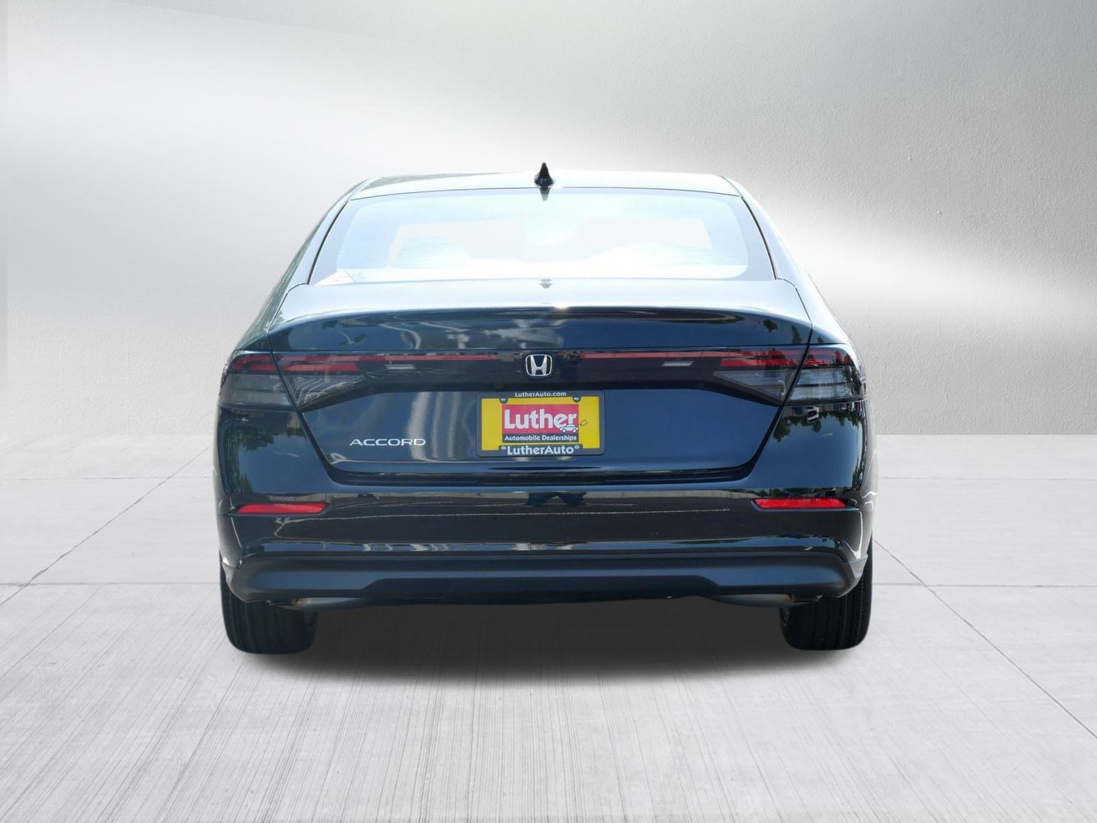 2025 Honda Accord LX photo 6