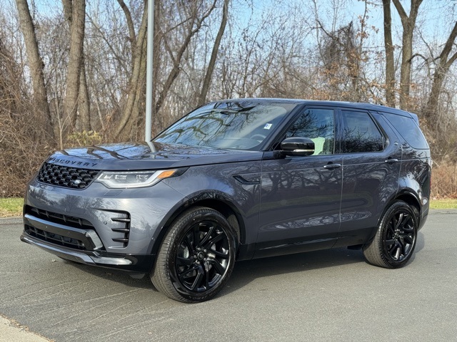 2024 Land Rover Discovery Dynamic SE's photo