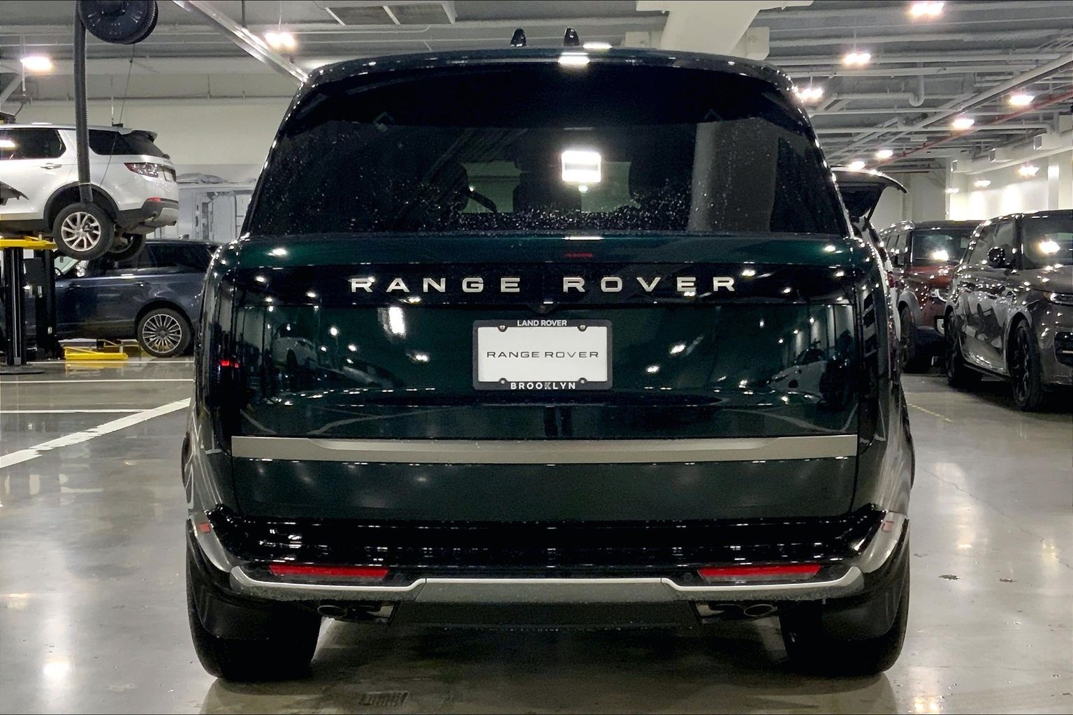 2025 Land Rover Range Rover SE photo 4