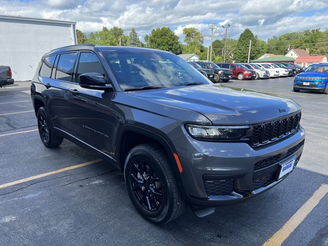 2025 Jeep Grand Cherokee L Altitude's photo