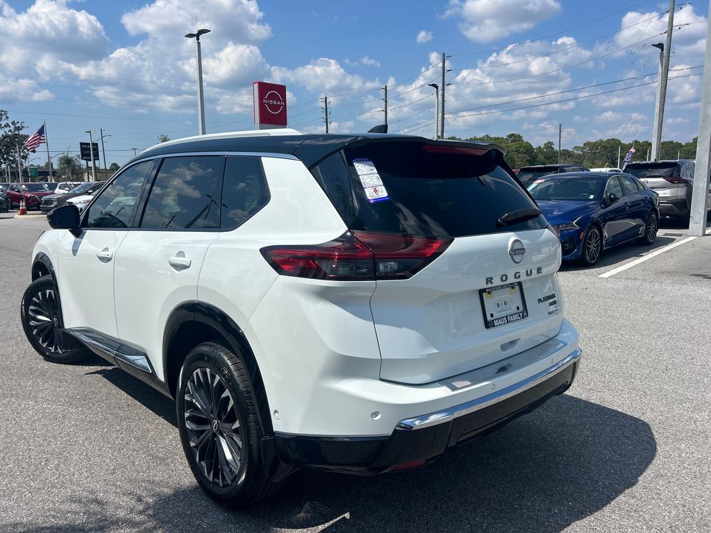 2026 Nissan Rogue Platinum photo 5