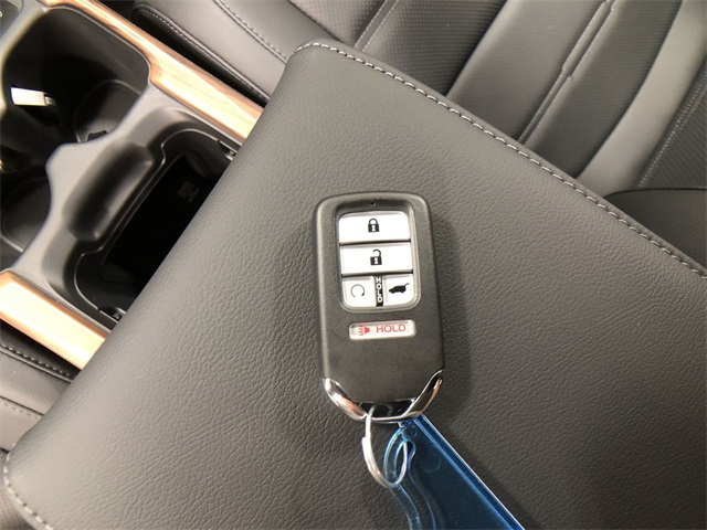 2020 Honda CR-V Touring photo 3