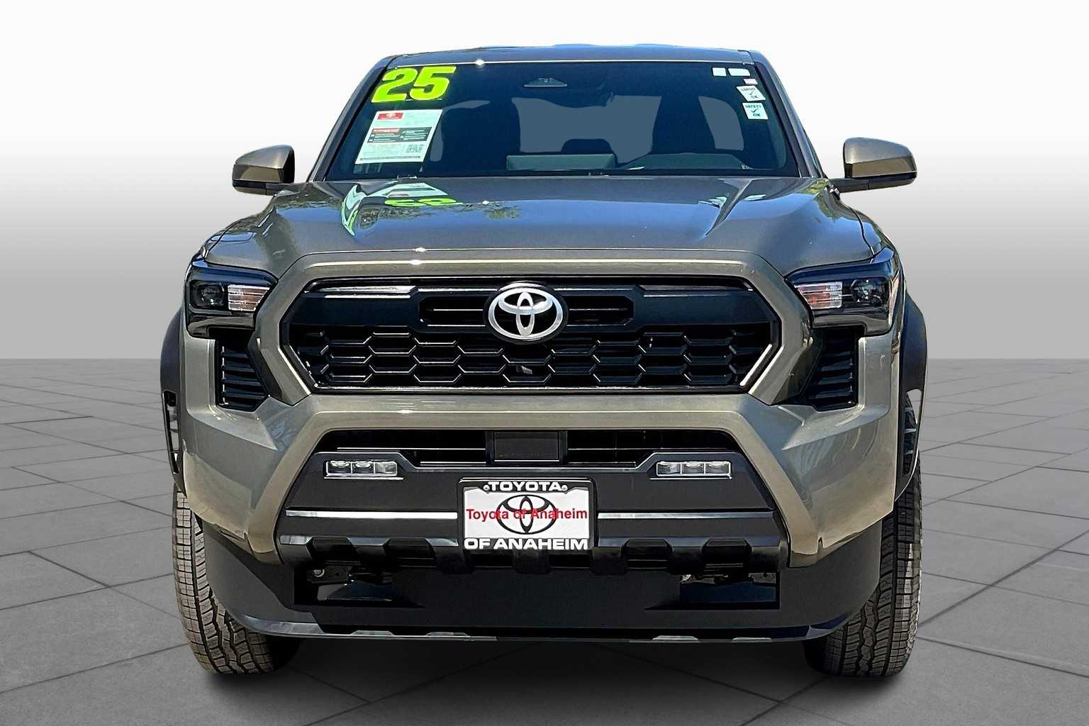 2025 Toyota Tacoma TRD photo 3
