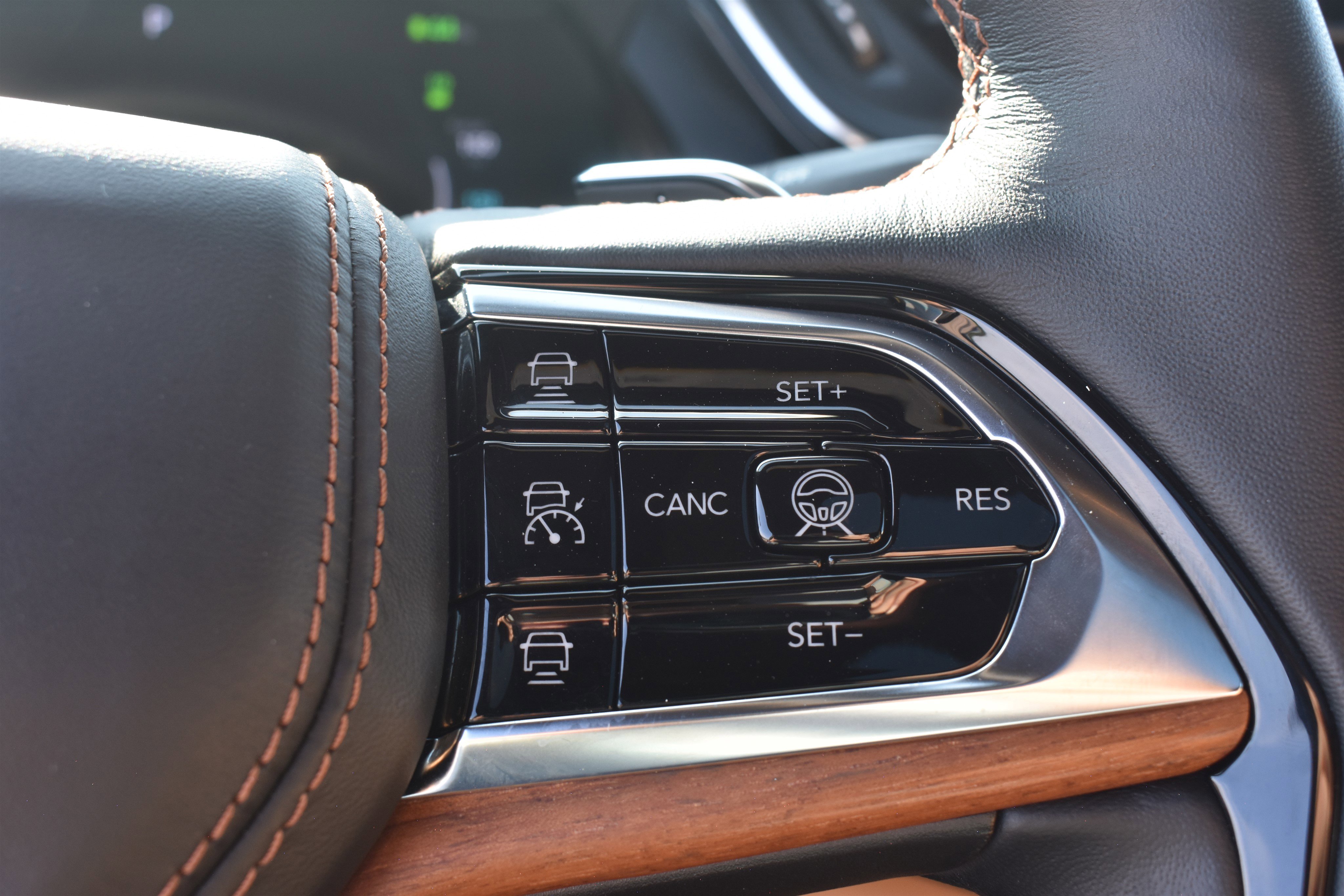 2022 Jeep Cherokee Summit 4xe photo 13