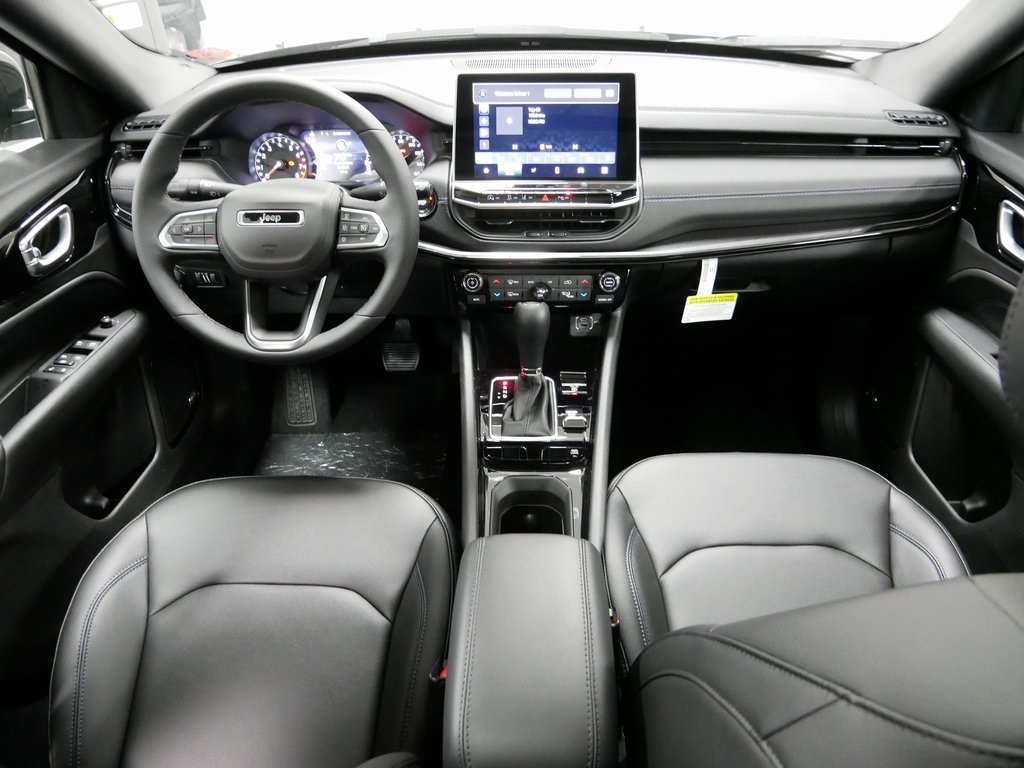 2025 Jeep Compass Limited photo 10