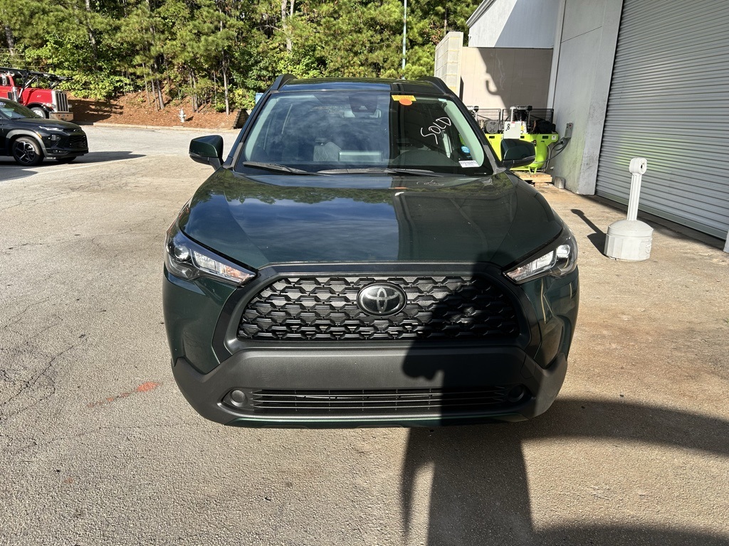 2022 Toyota Corolla Cross LE photo 2