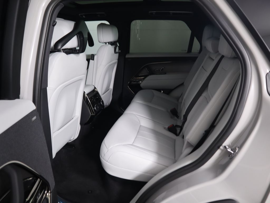 2025 Land Rover Range Rover Sport SE photo 19