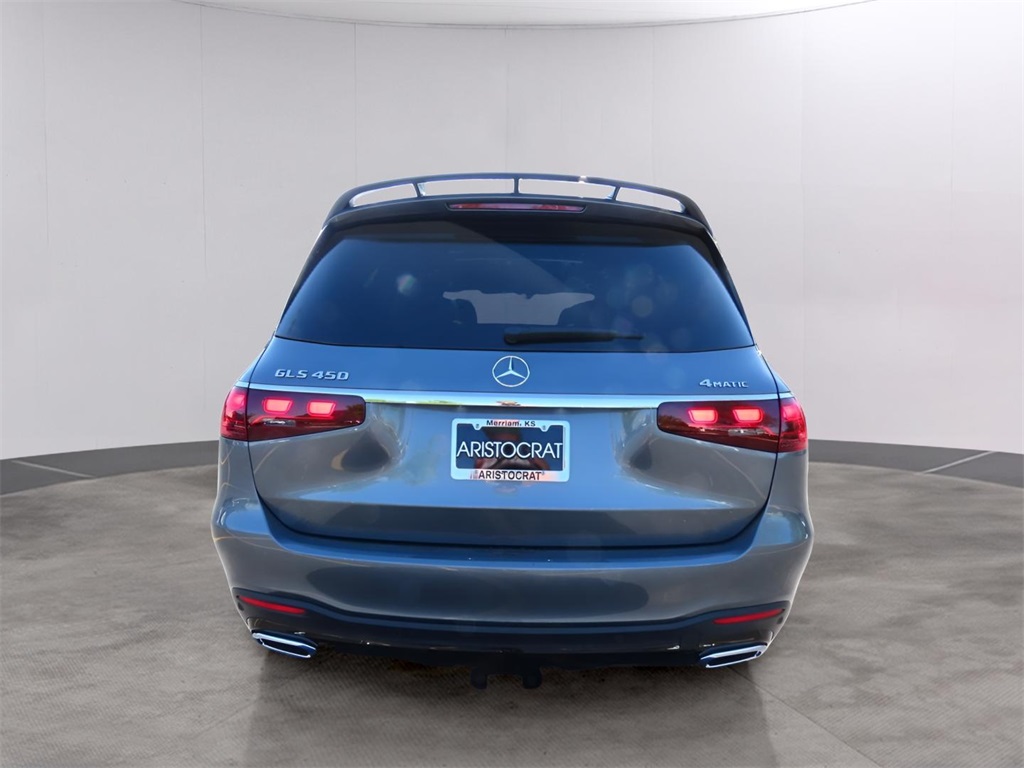 2025 Mercedes Benz GLS 450 4MATIC photo 3