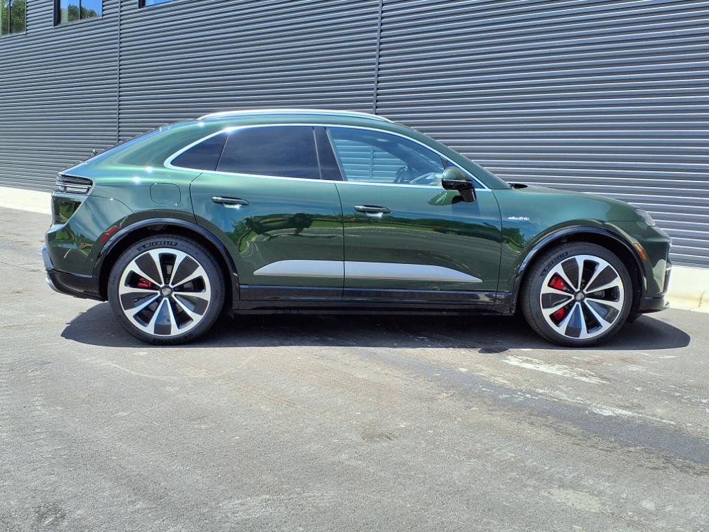 2024 Porsche Macan Electric Turbo photo 30