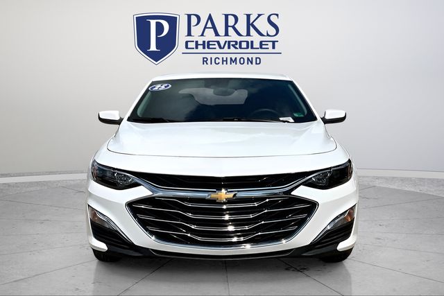 2025 Chevrolet Malibu LS photo 3
