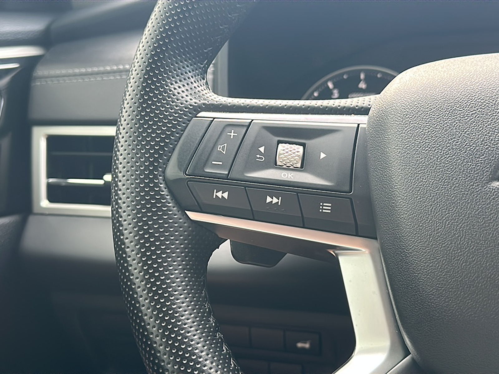 2024 Mitsubishi Outlander SE photo 16