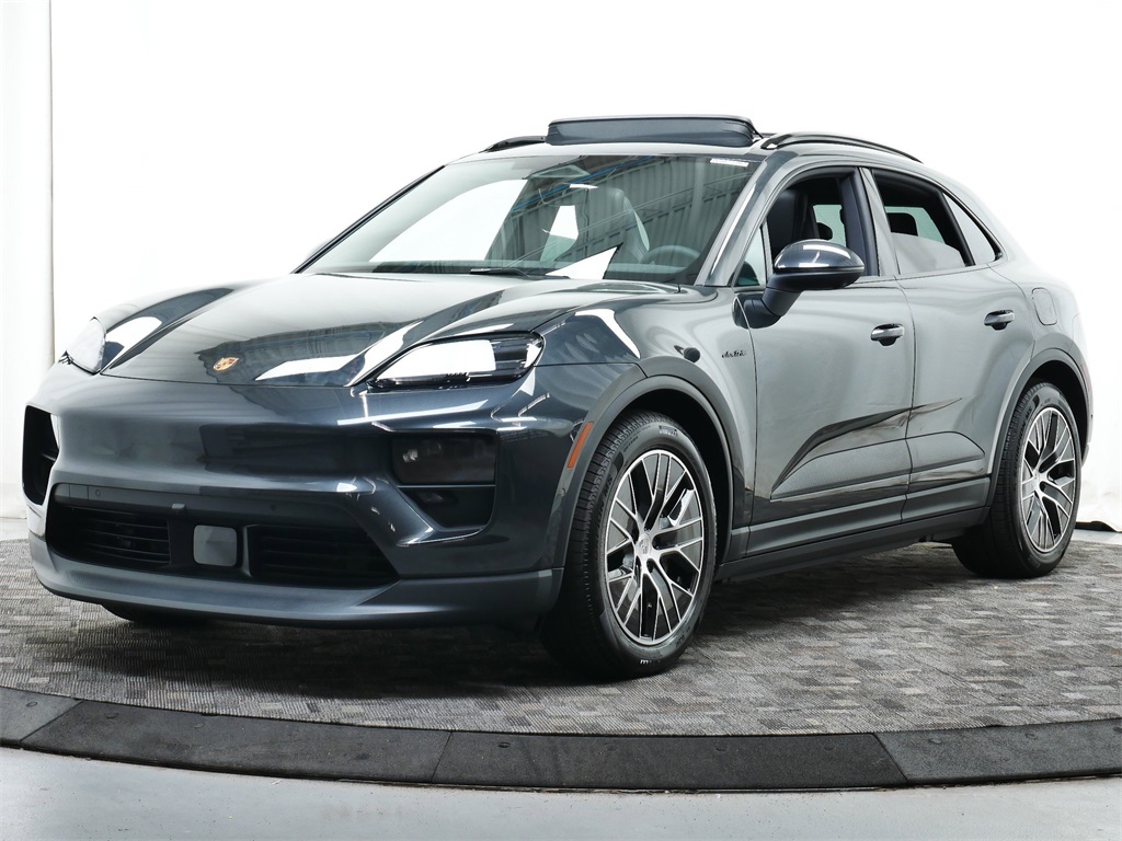 2025 Porsche Macan Base