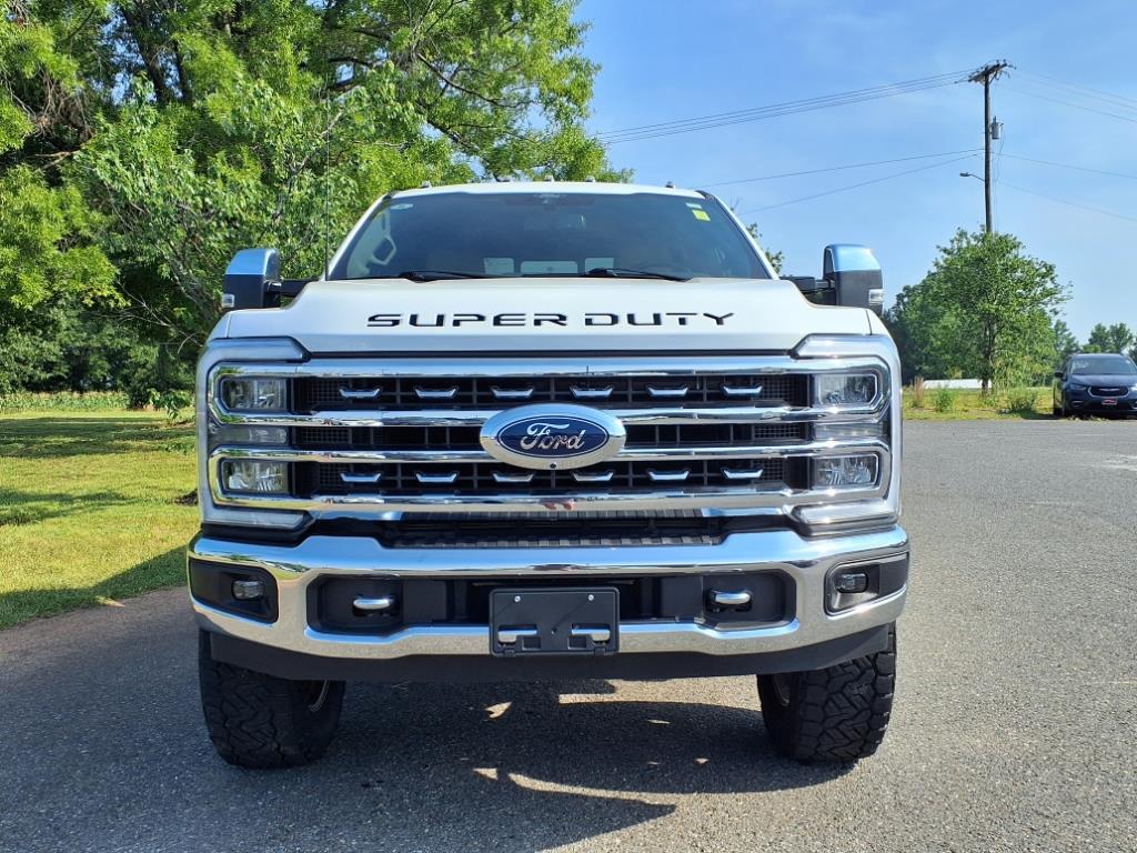 2024 Ford F-250 Lariat photo 2