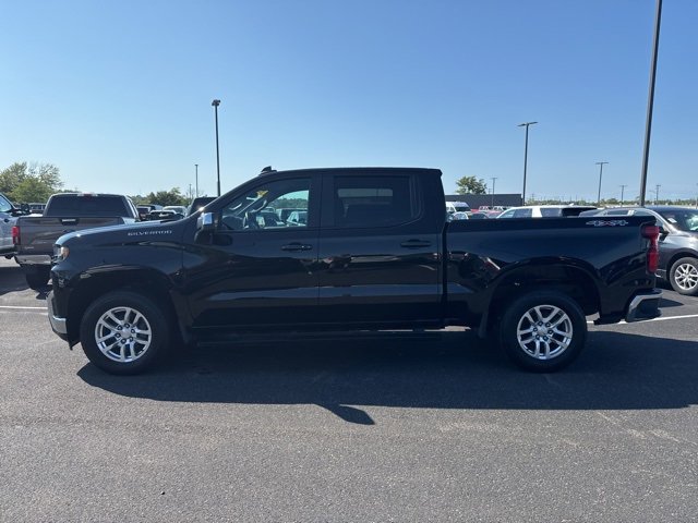 2022 Chevrolet Silverado 1500 LT photo 4