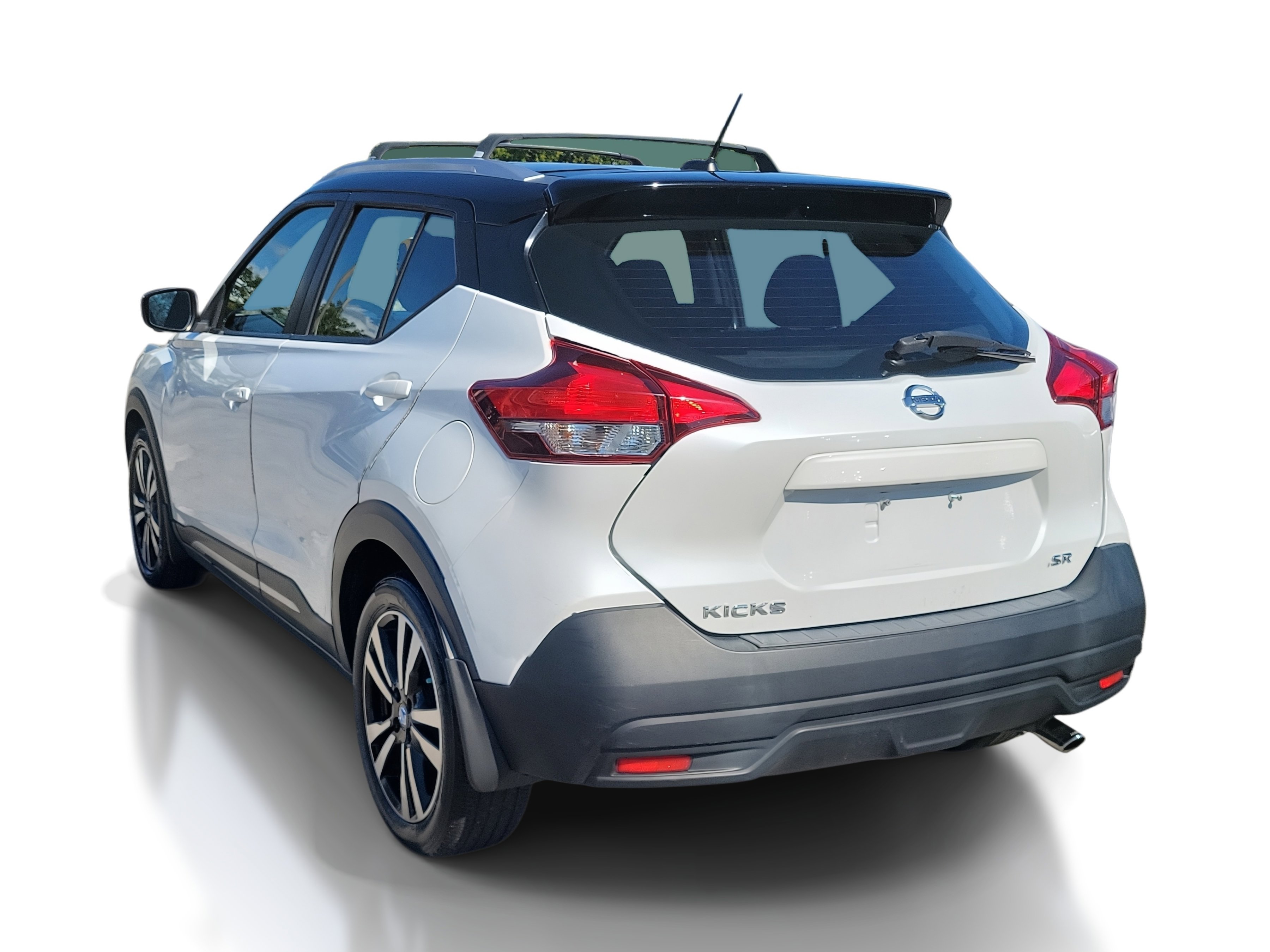 2018 Nissan Kicks SR photo 3