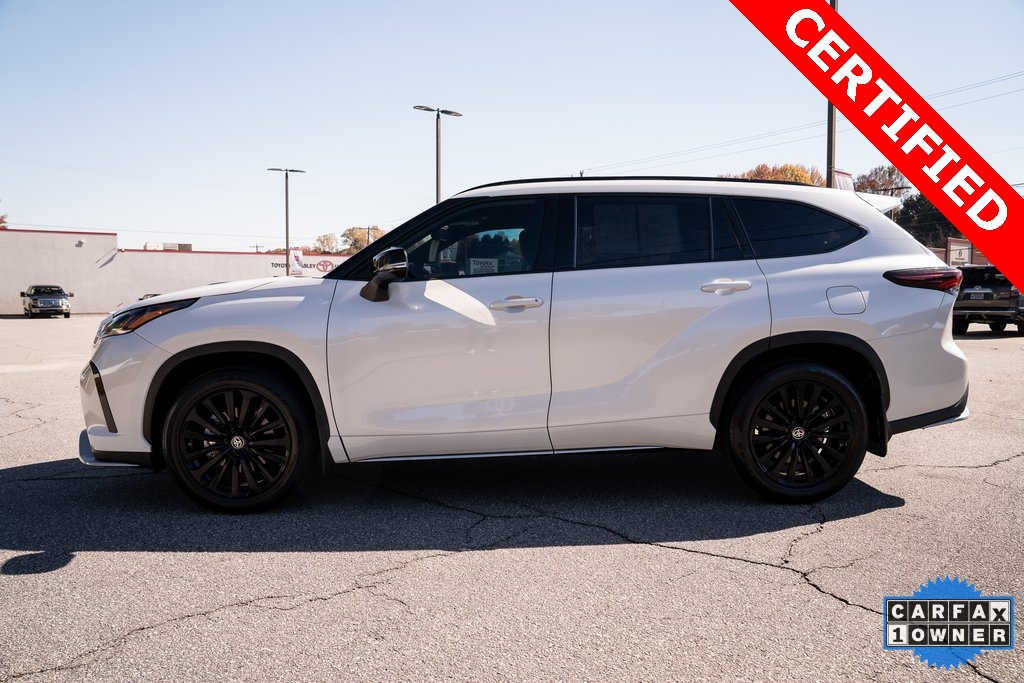 2024 Toyota Highlander XSE photo 2