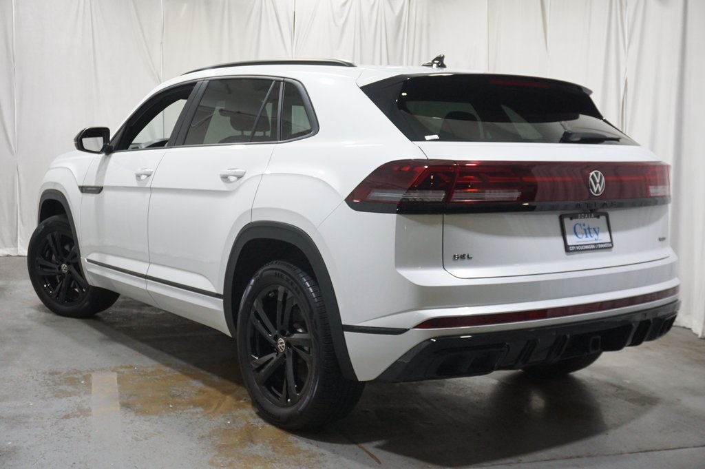 2025 Volkswagen Atlas Cross Sport SEL R-Line photo 7