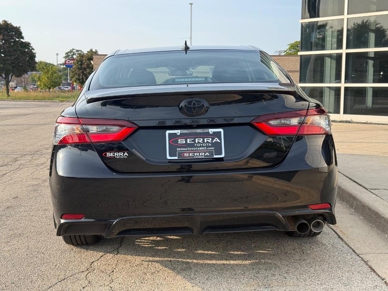 2024 Toyota Camry SE photo 4