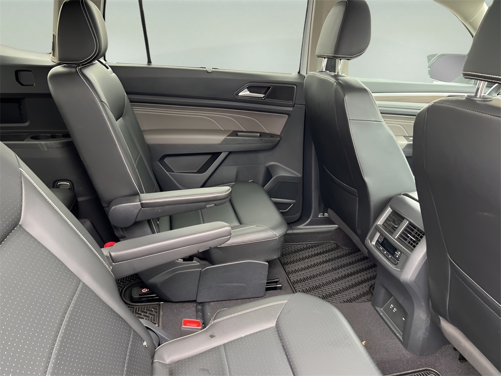 2022 Volkswagen Atlas SEL photo 16