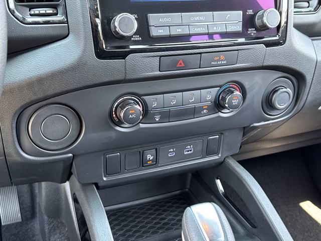 2023 Nissan Frontier SV photo 12