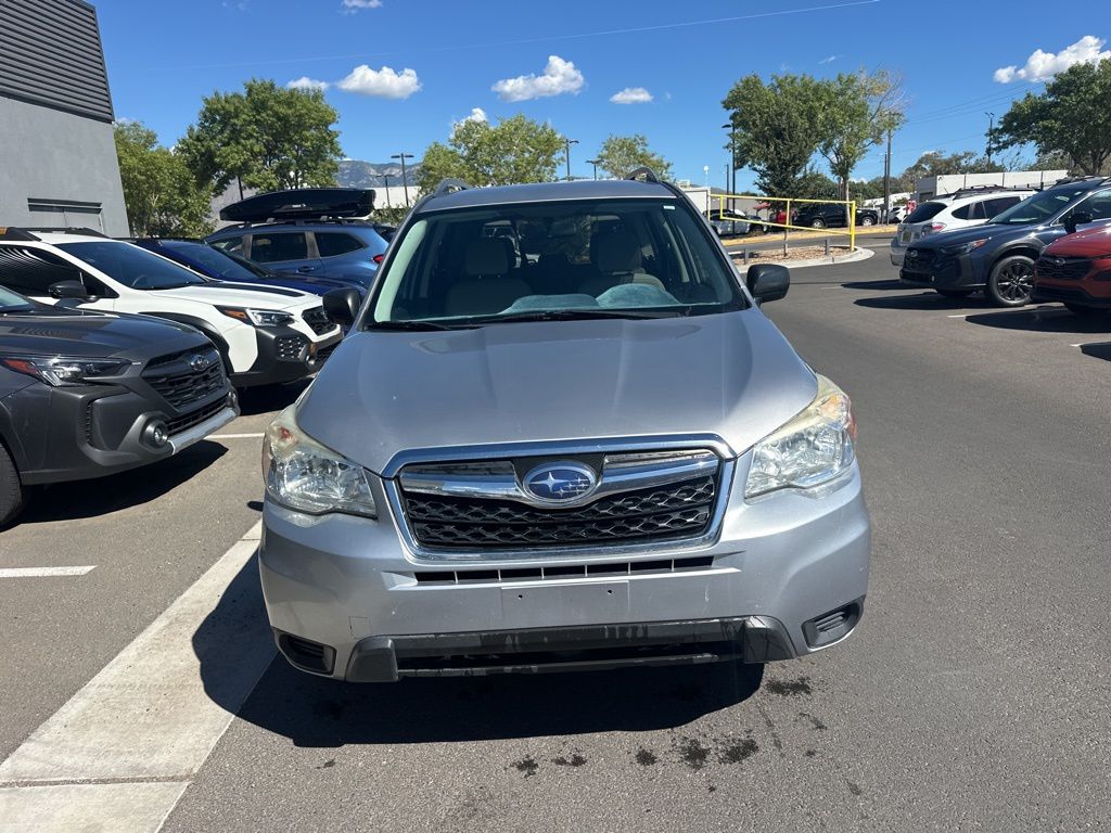 2016 Subaru Forester 2.5i photo 2