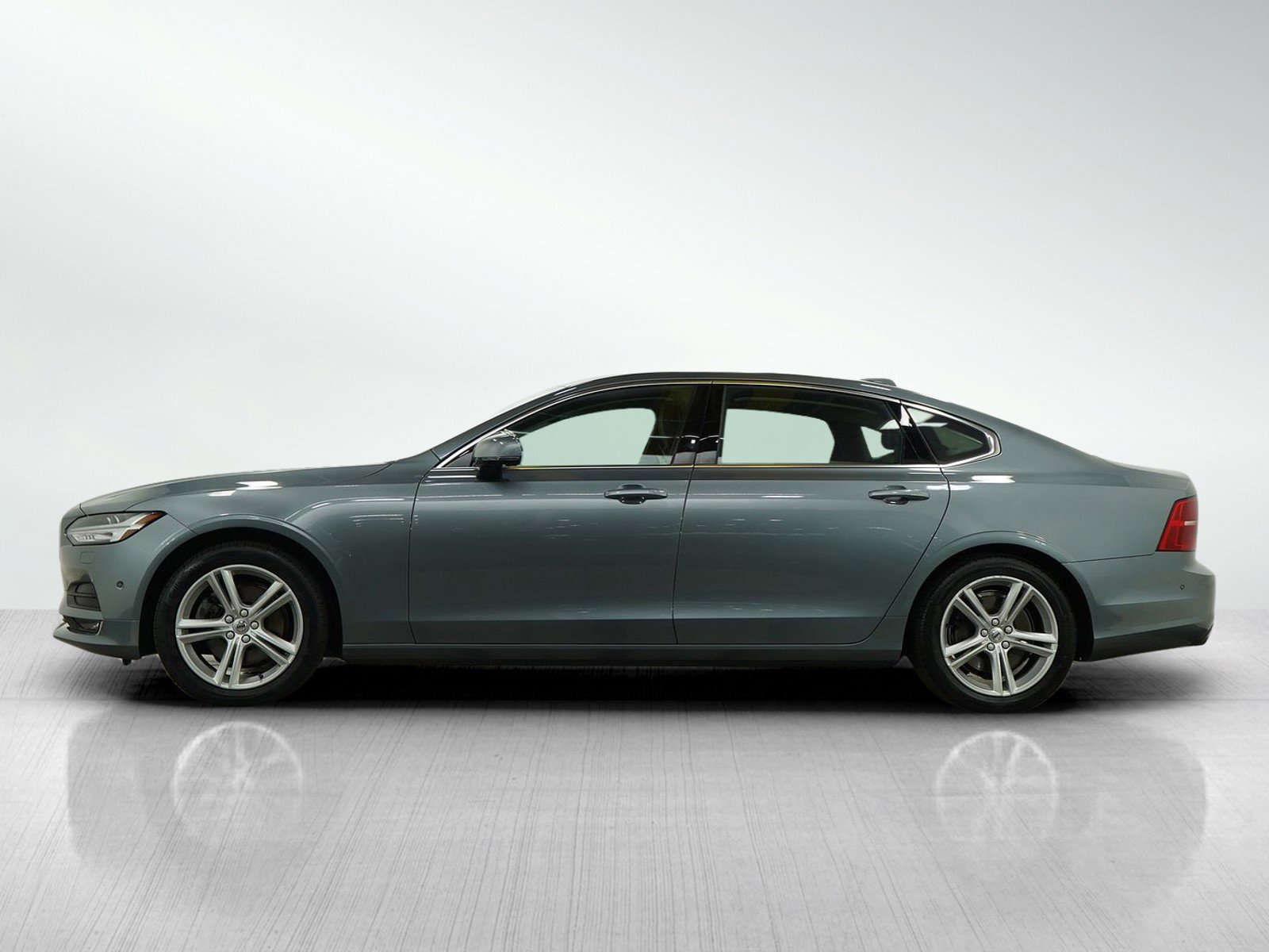 Used 2018 Volvo S90 Momentum with VIN LVY982MK9JP016609 for sale in Bloomington, Minnesota
