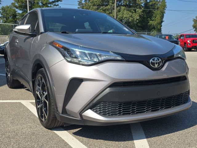 2020 Toyota C-HR XLE photo 7