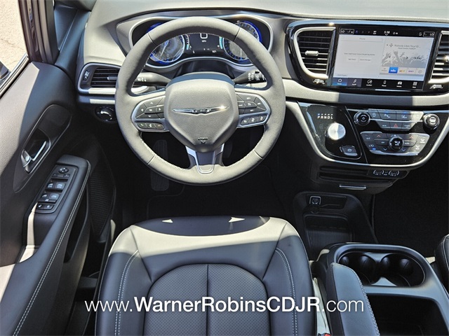 2025 Chrysler Voyager LX photo 7