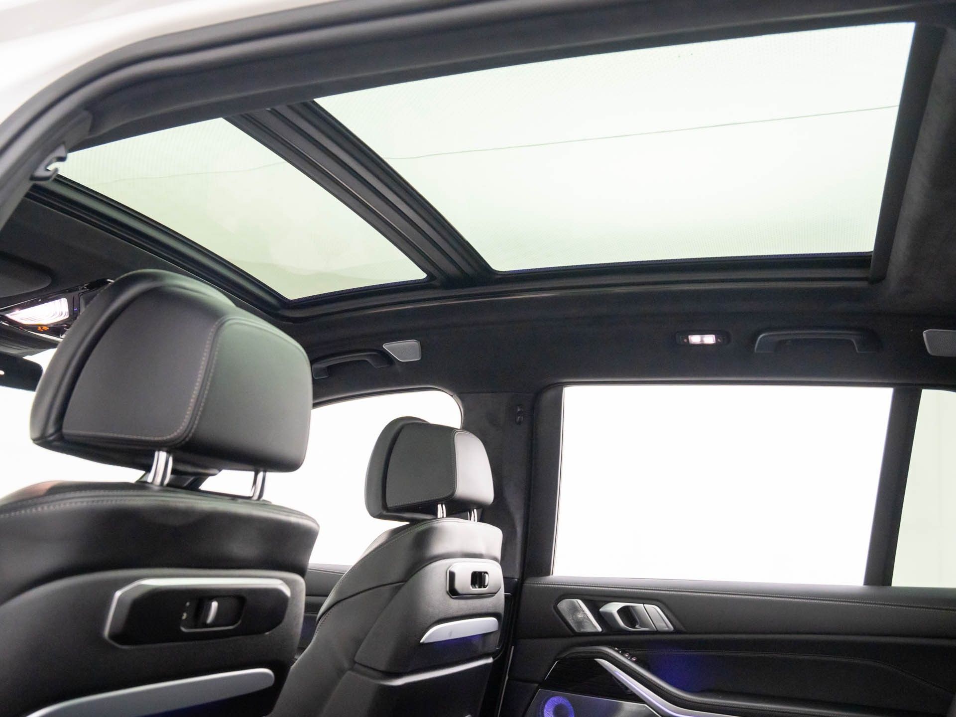 New 2026 Mineral White Metallic BMW M60i image 17