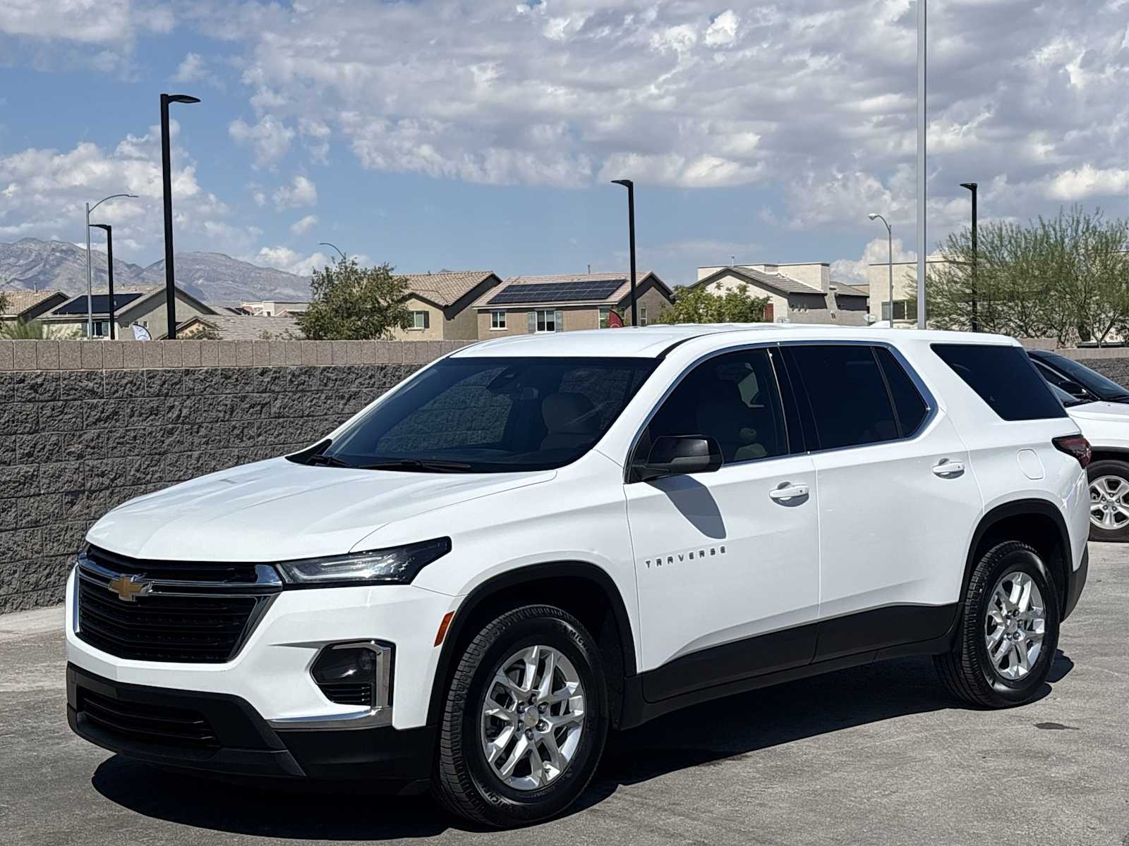 2022 Chevrolet Traverse LS photo 5