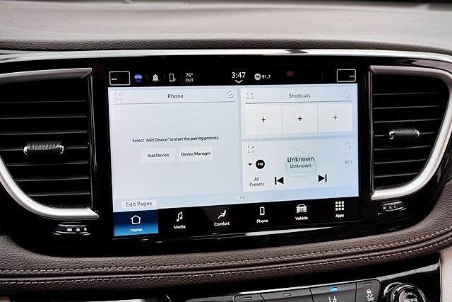 2021 Chrysler Pacifica Touring photo 26