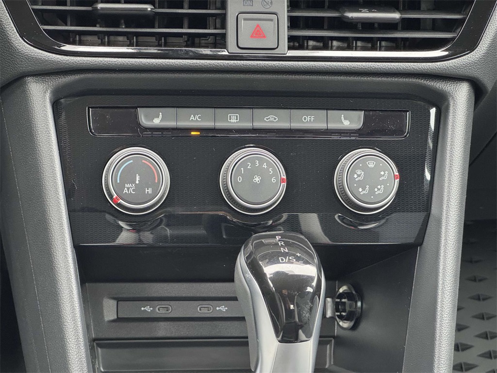 2025 Volkswagen Taos S photo 16